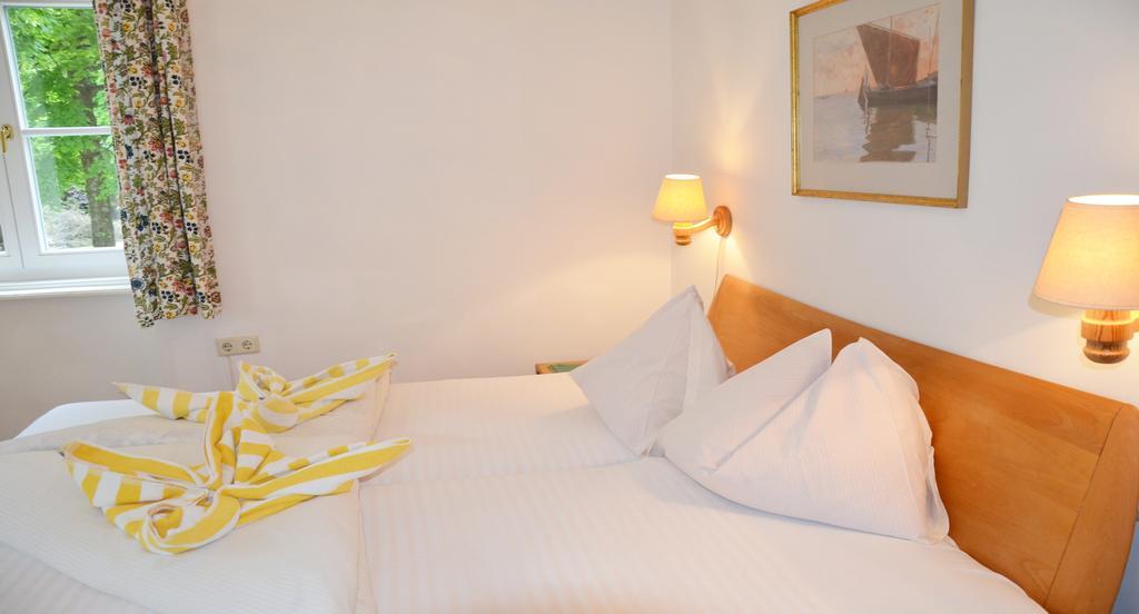 Hotel Seehof Maria Woerth Ngoại thất bức ảnh