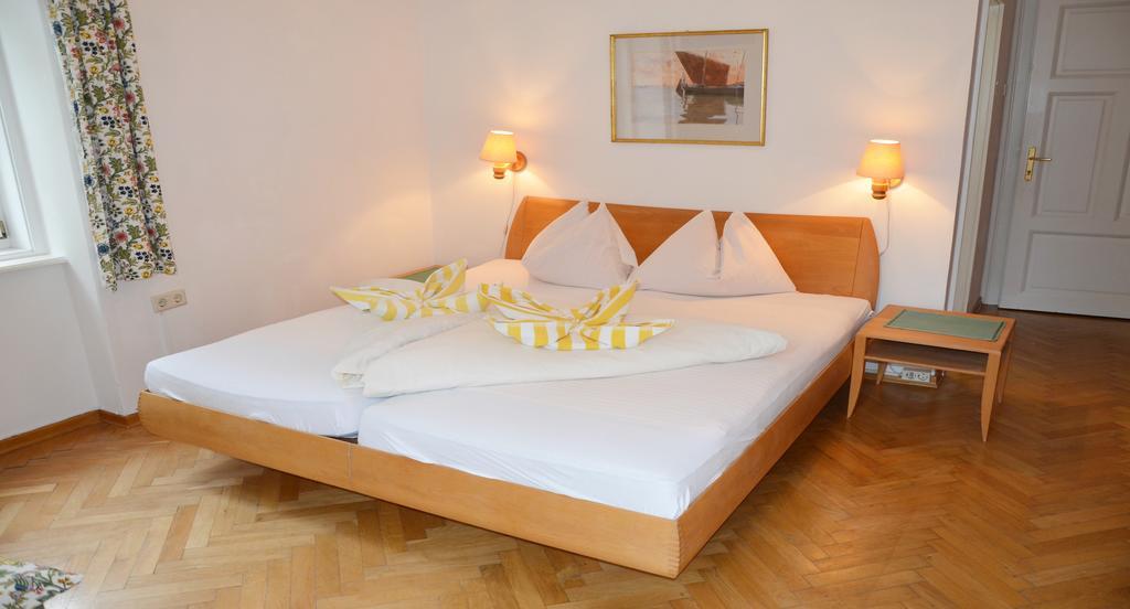 Hotel Seehof Maria Woerth Ngoại thất bức ảnh